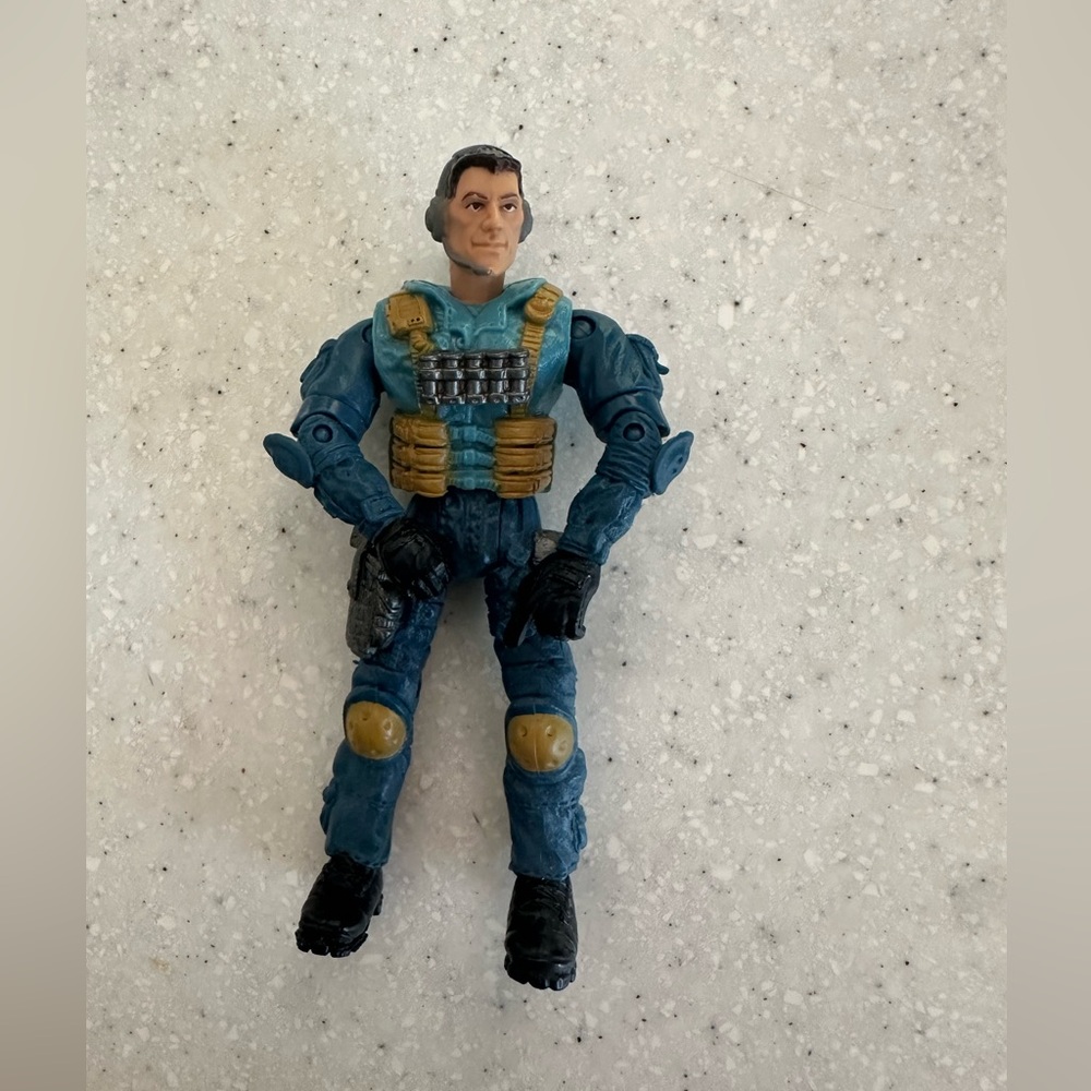 Lanard 2003 Elliot Eagle Eye Reaver Action Figure. 4”.